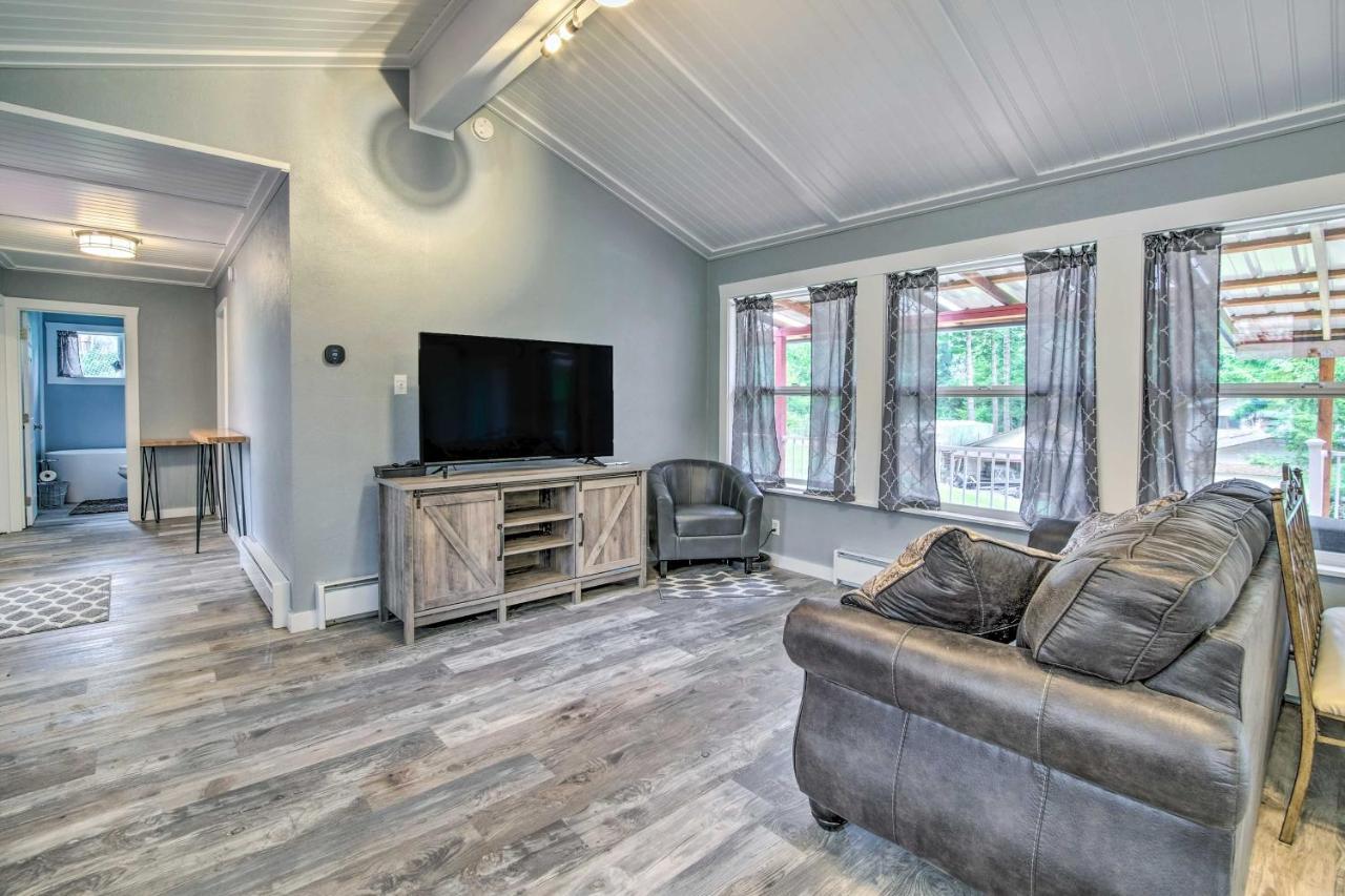 Cozy North Bend Getaway Near Dunes And Ocean! Lakeside Екстериор снимка